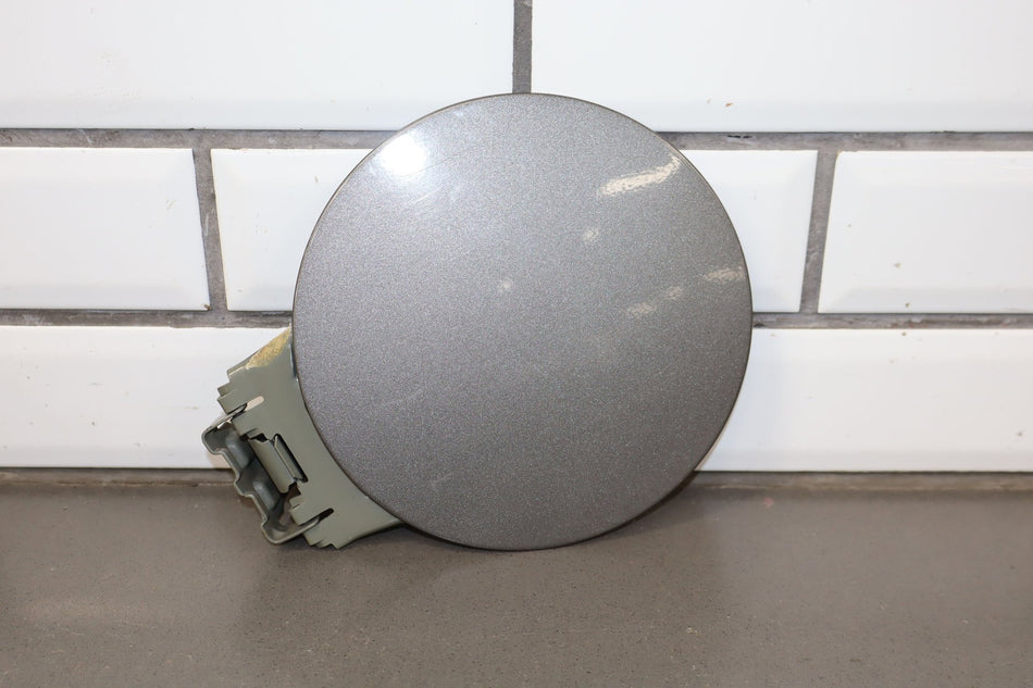 2005 GMC Yukon GMT800- Fuel Filler Door