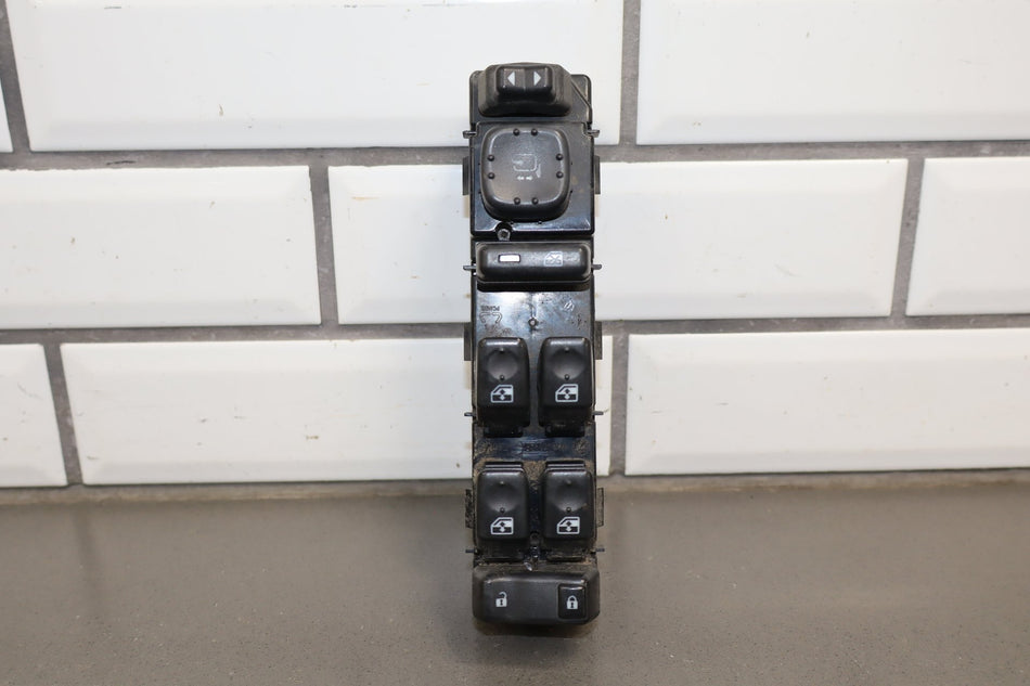 03-06 Chevy GMC Driver Left LH Window Switch DDM 15125143