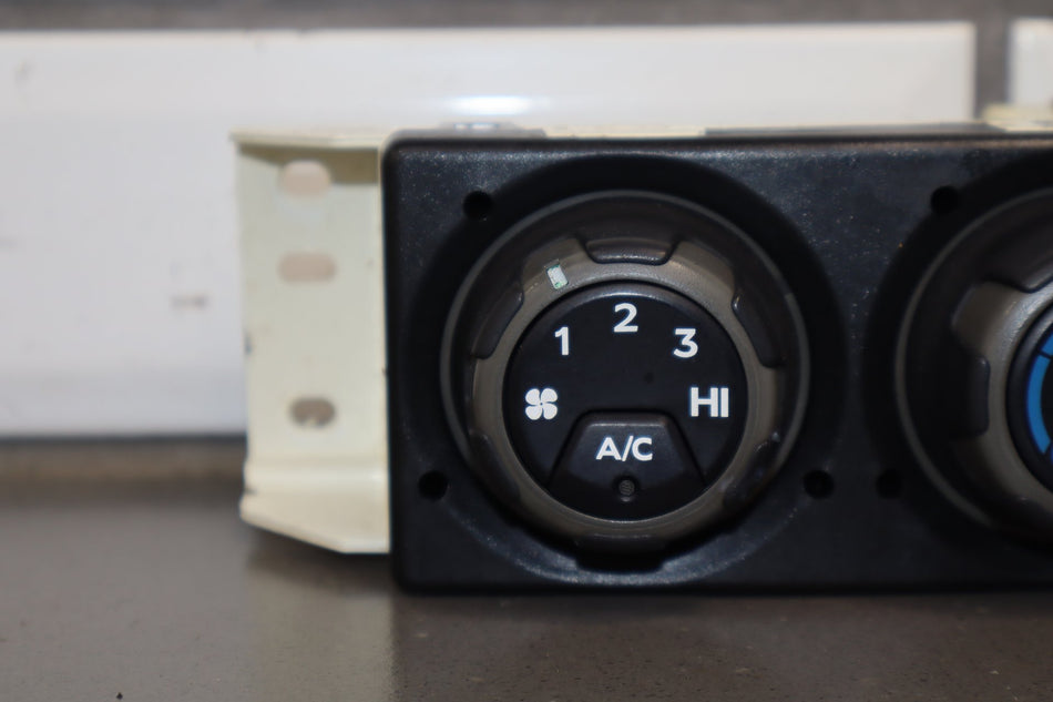 2004-2006 Pontiac GTO- Climate Control