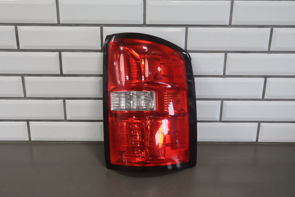 2007-2014 GMC Sierra 1500 Right Tail Light 25958485 OEM