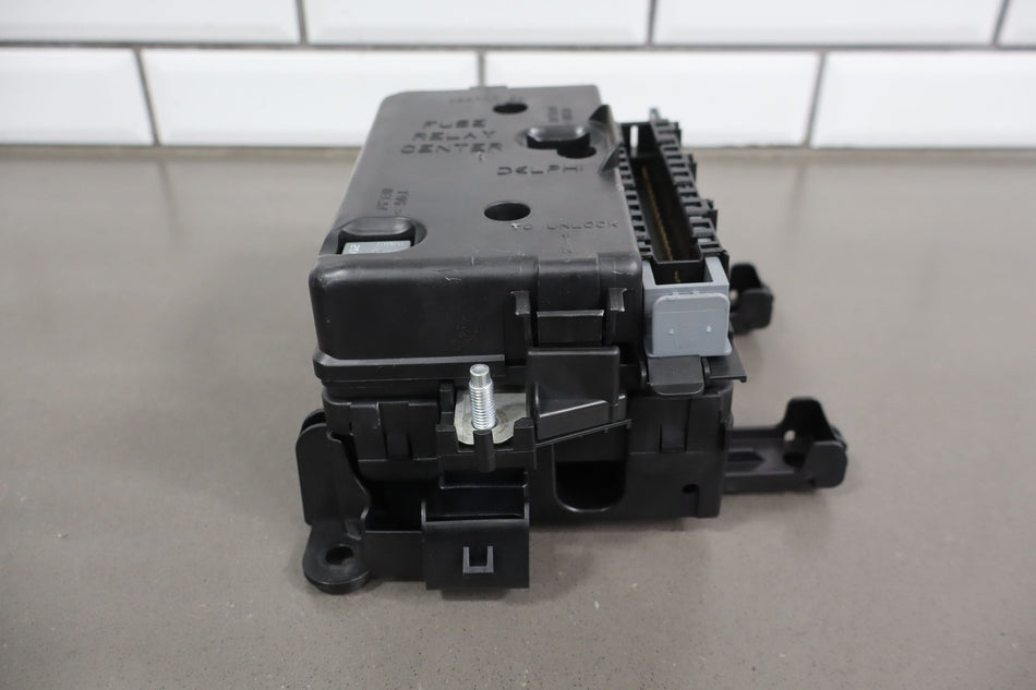 2003-2006 Chevrolet SSR Interior Cabin Fuse Box