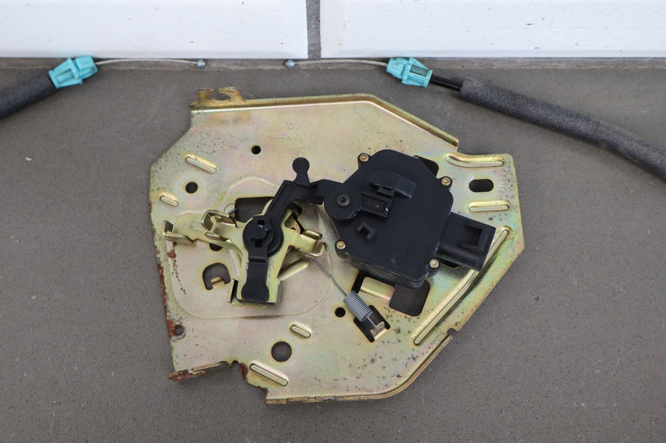2003-2009 Hummer H2 Rear Hatch Latches W/ Release Cables