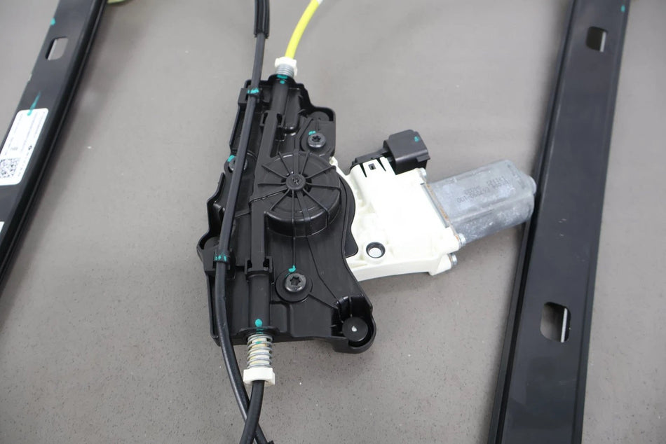 2022 Rivian R1T Right Front Door Regulator
