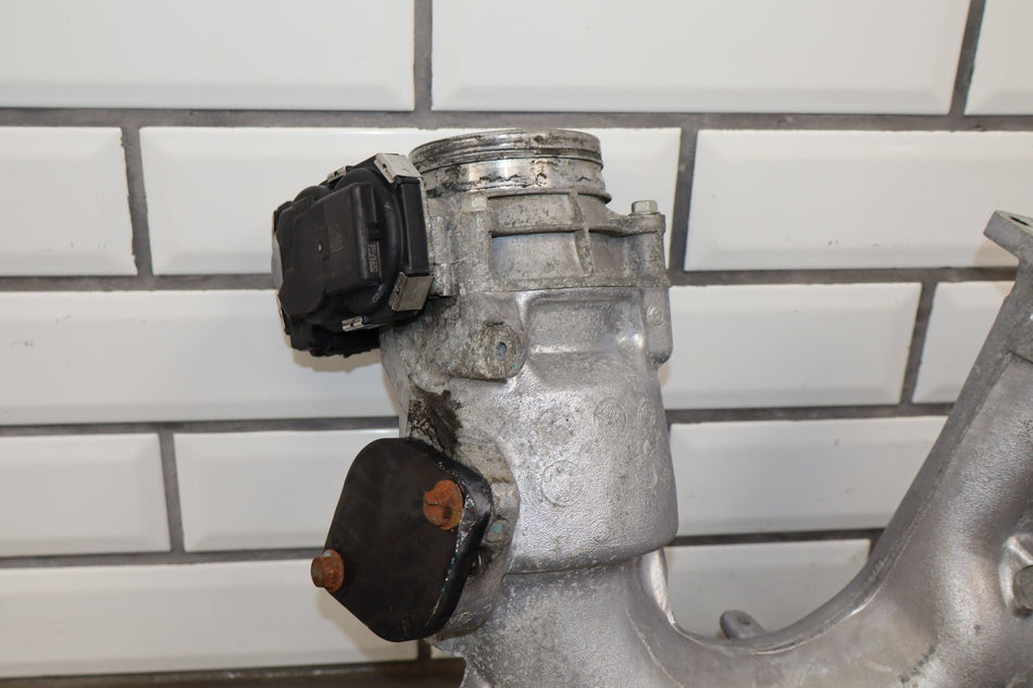 17-19 Chevy Silverado GMC Sierra 2500HD L5P Intake Manifold w/ Throttle Body