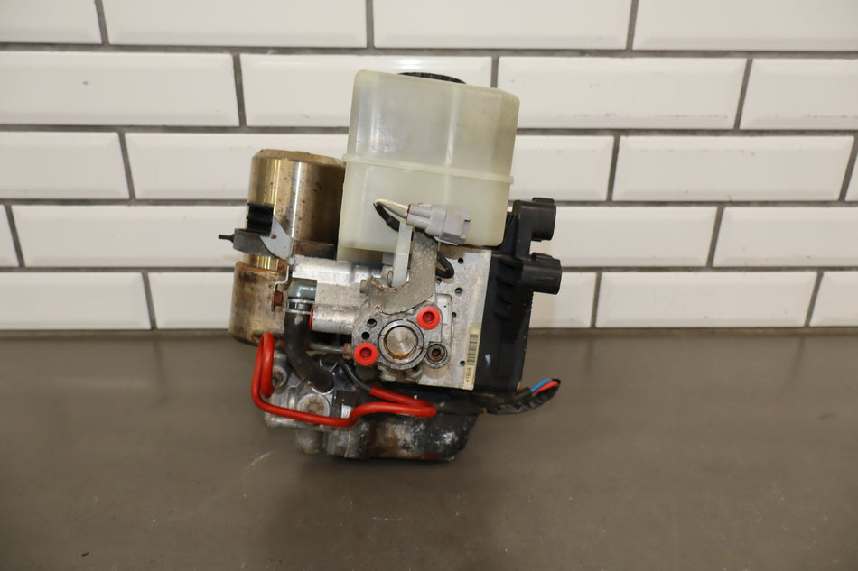 1998-1999 Lexus LX470 Brake Booster 4707060010 OEM