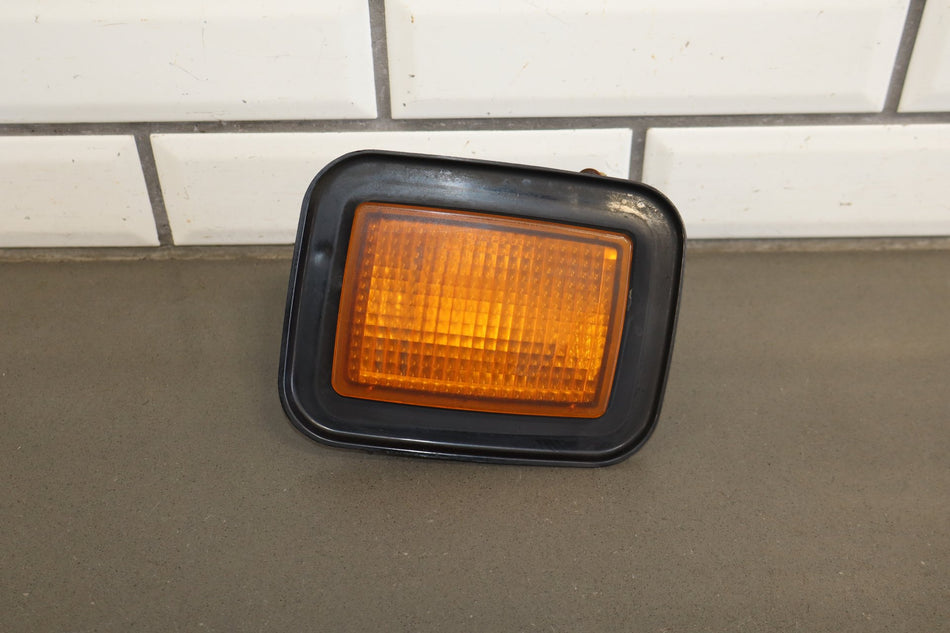 03-09 Hummer H2 Left Driver Park Turn Signal Marker Lamp Amber 15060529 OEM
