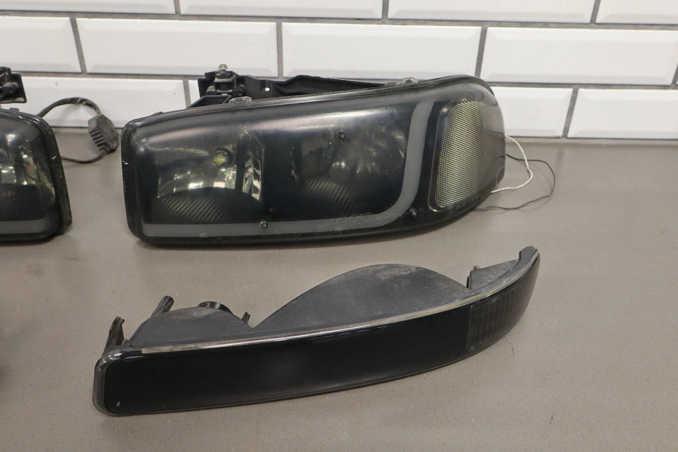 2002 GMC Sierra 2500- HEADLAMP ASSEMBLY