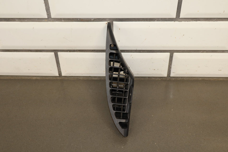 1990-1996 Chevrolet Corvette C4 - Left Dash Air Vent 10161885