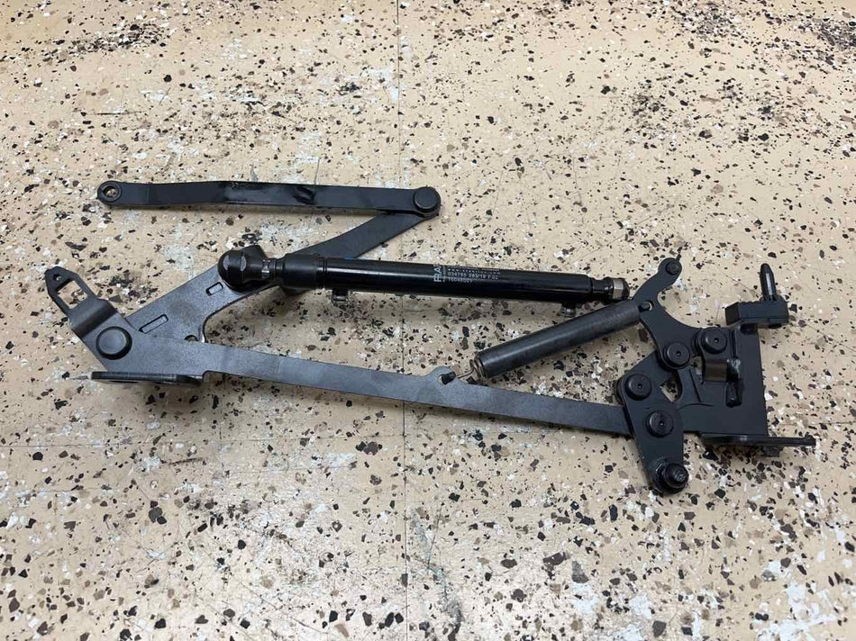16-21 McLaren 570S 570GT Right Tonneau Lid Hinge