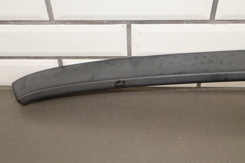2003-2009 Hummer H2 - Right Front Hood Flare Moulding 15200467