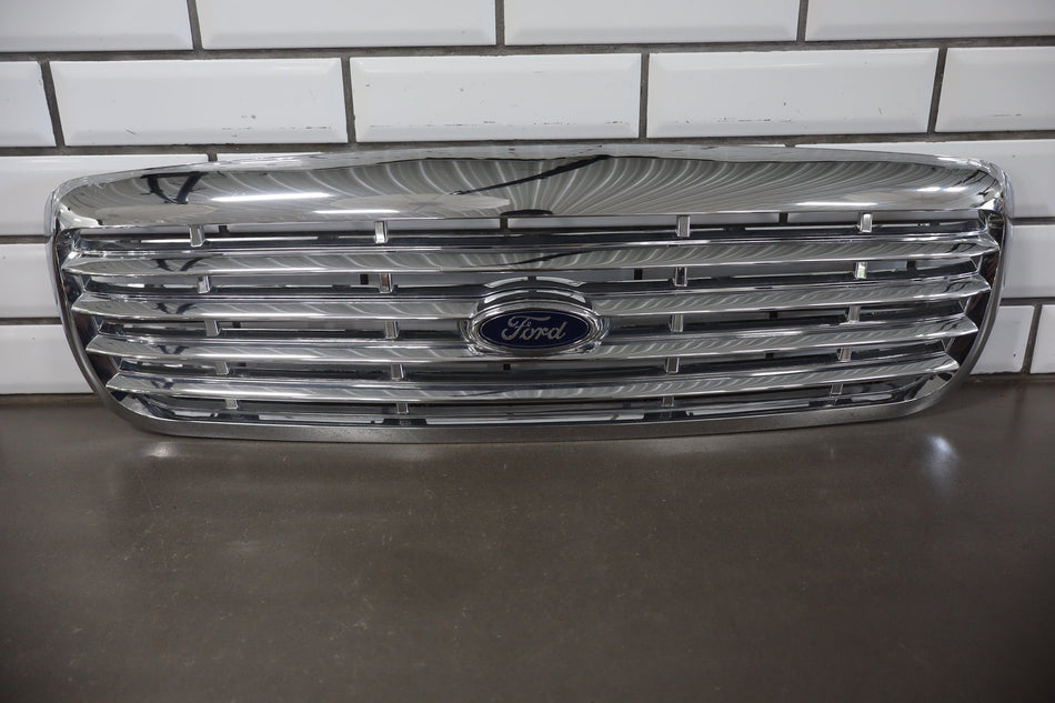 2003-2011 Ford Crown Victoria Grille OEM