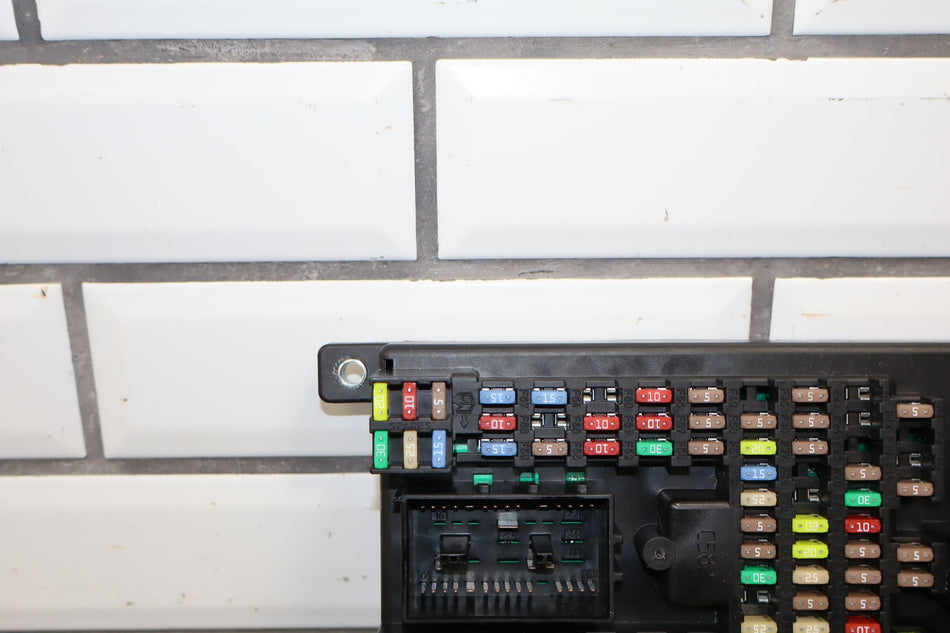2012 Jaguar XJ L Portfolio 5.0L Cabin Fuse Box
