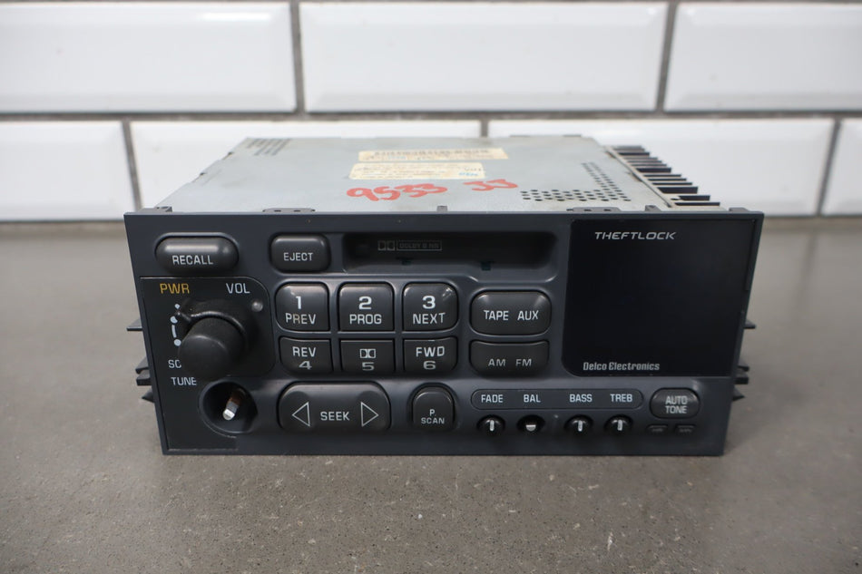 1996 GMC Suburban Radio 16213825 OEM