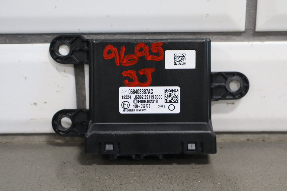 18-23 Dodge Charger Challenger Park Assist Module 068403887AC OEM Gateway