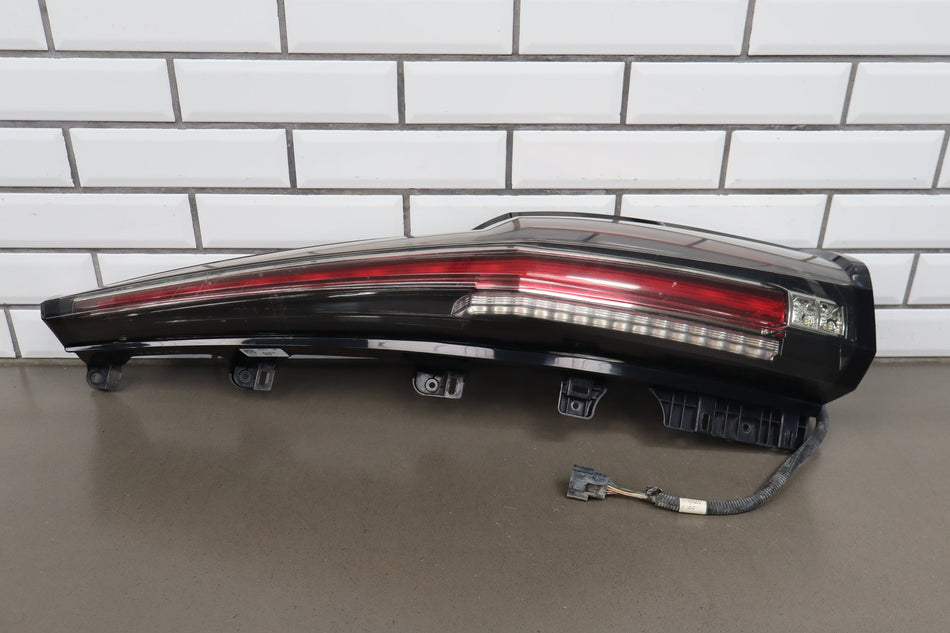 15-20 Cadillac Escalade Right LED Tail Light 84211921