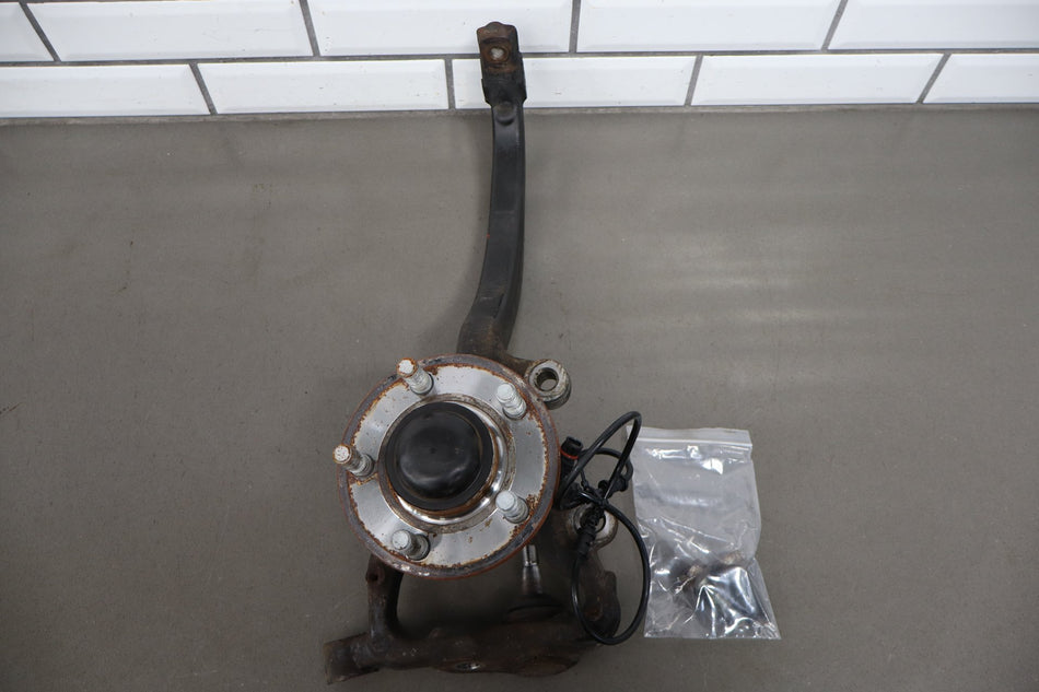 06-14 Dodge Charger SRT8 LH Front Spindle Hub 05290547AB