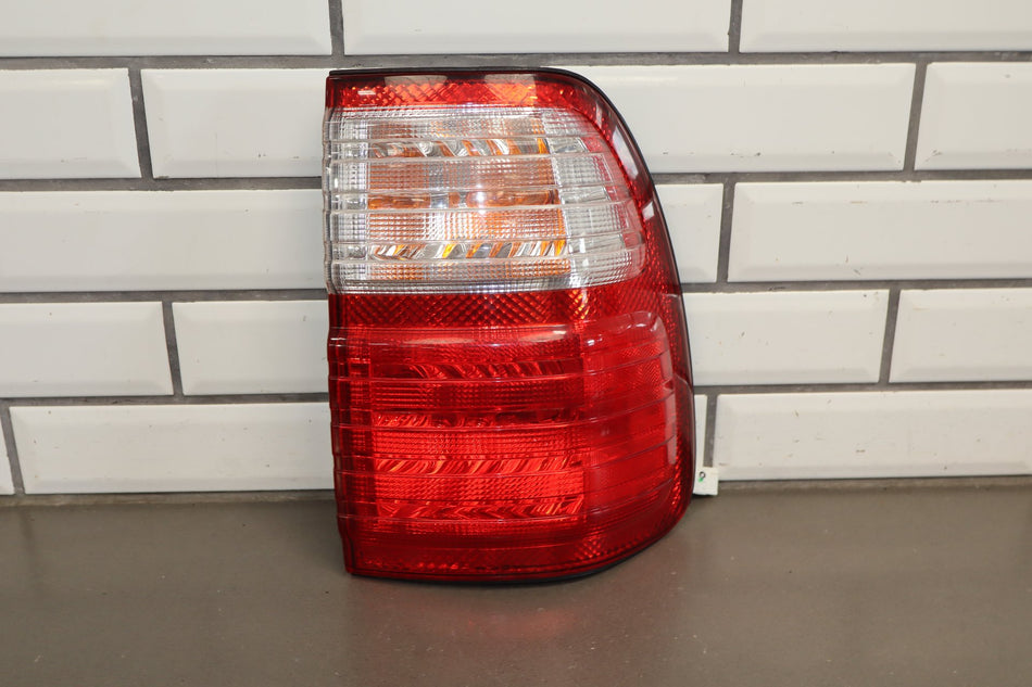 1998-2002 Lexus LX470 Outer Passenger Right Tail Light 8155060590