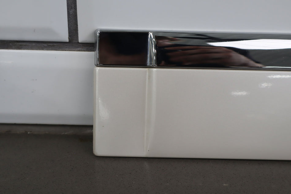 2010 GMC Yukon- REAR DOOR MOULDING