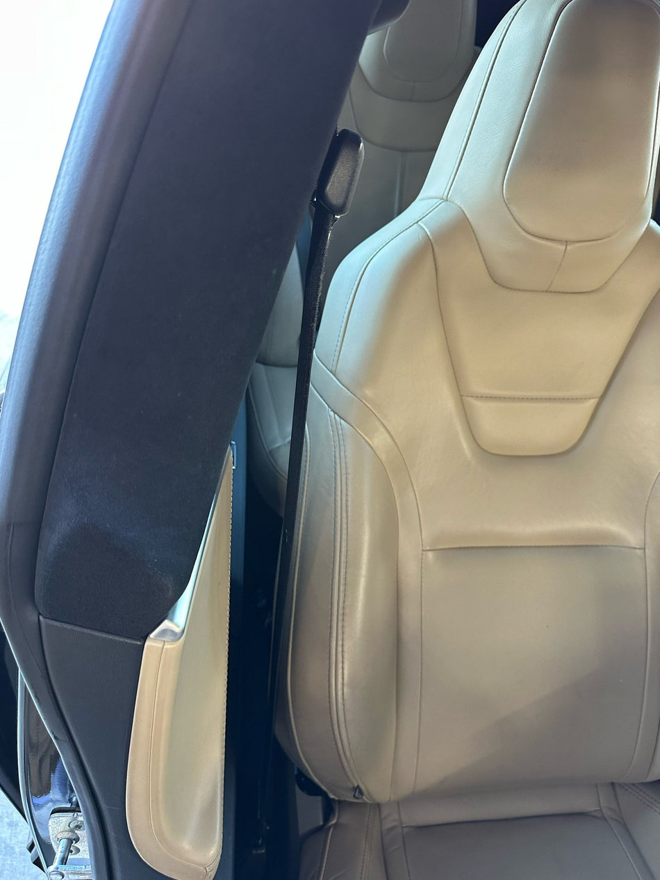 2016 Tesla Model S- Front Seat Belt