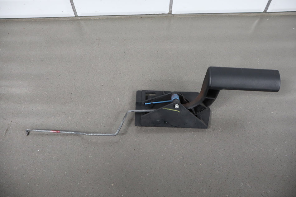 2003-2007 Hummer H2- Left Front Door Latch 15816392