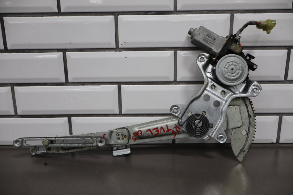 1997 Lexus LX450 J80- Right Front Door Regulator