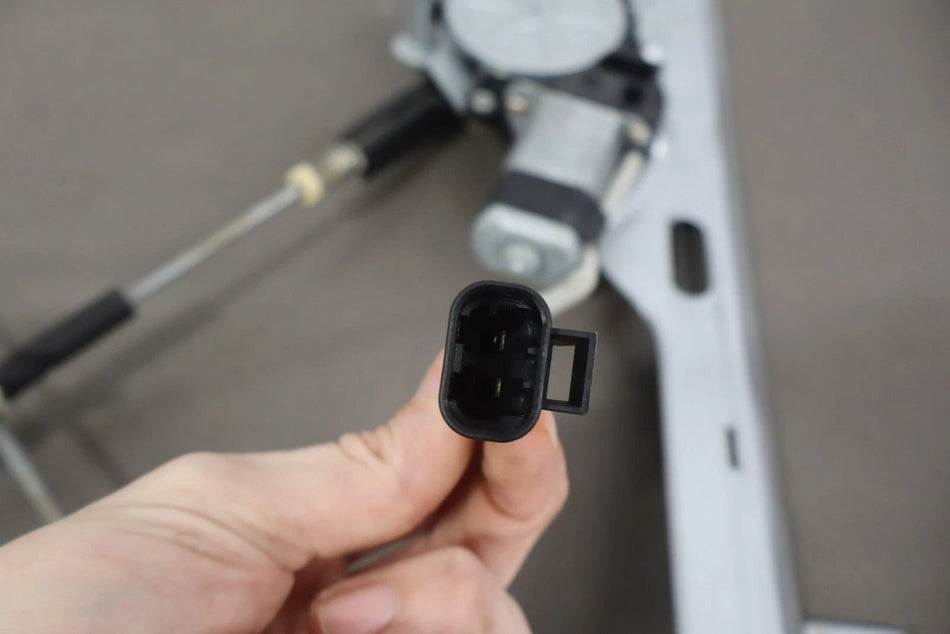 2001 Chevrolet Silverado 3500- FRONT DOOR REGULATOR
