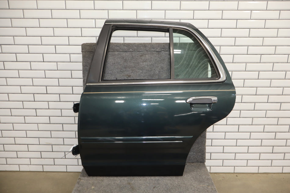 2003-2011 Ford Crown Victoria Left Rear Door aspen Green ( P5 )