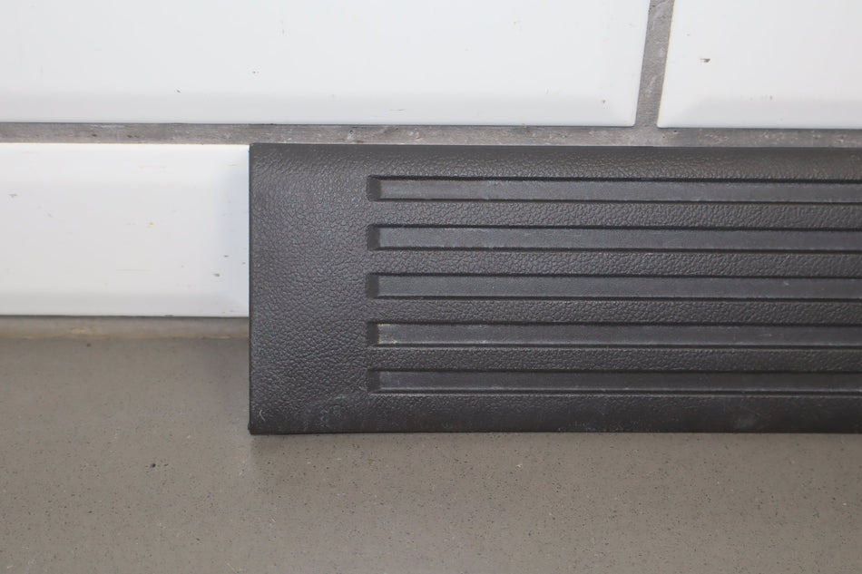 2014-2018 GMC Sierra 1500 Crew Cab Left Rear Sill Plate
