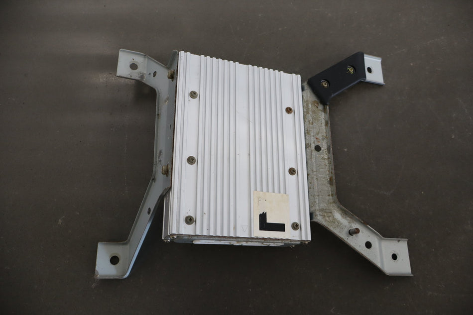 2000 Toyota Land Cruiser Radio Amplifier 86280-60210