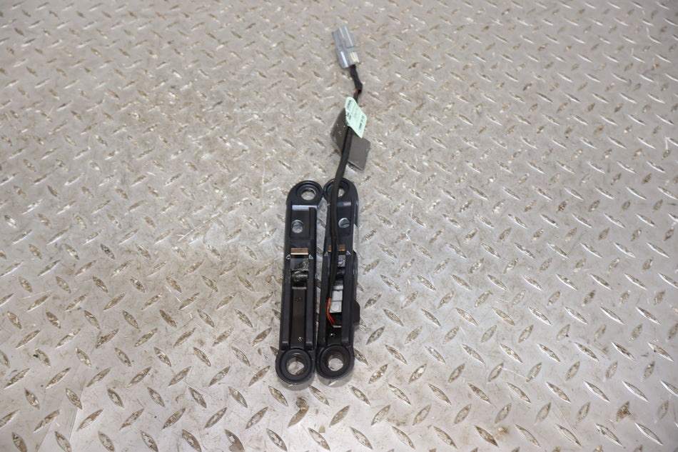 09 Aston Martin V8 Vantage Pair LH&RH Convertible Top Latches (Windshield Mount)
