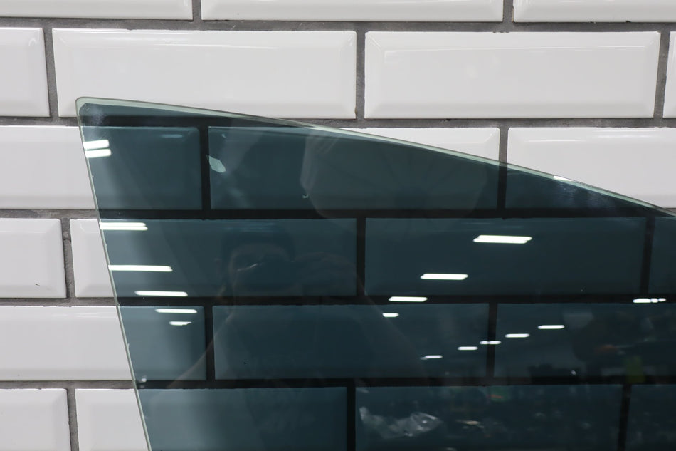 2020-2024 Tesla Model Y Right Front Door Window