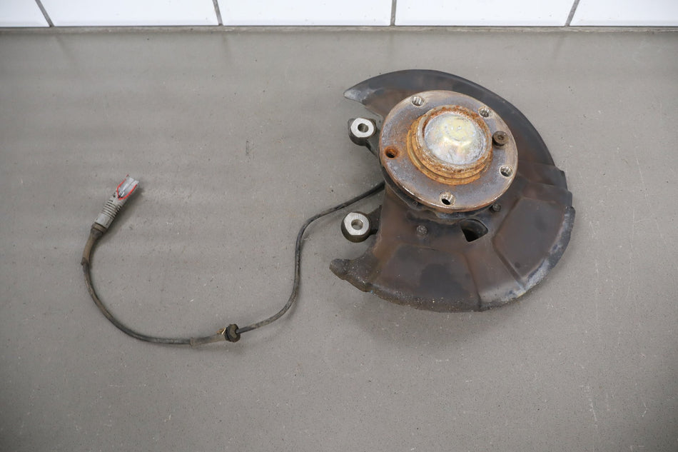 1996-2002 BMW Z3 1.9i Right Front Spindle 31211092080