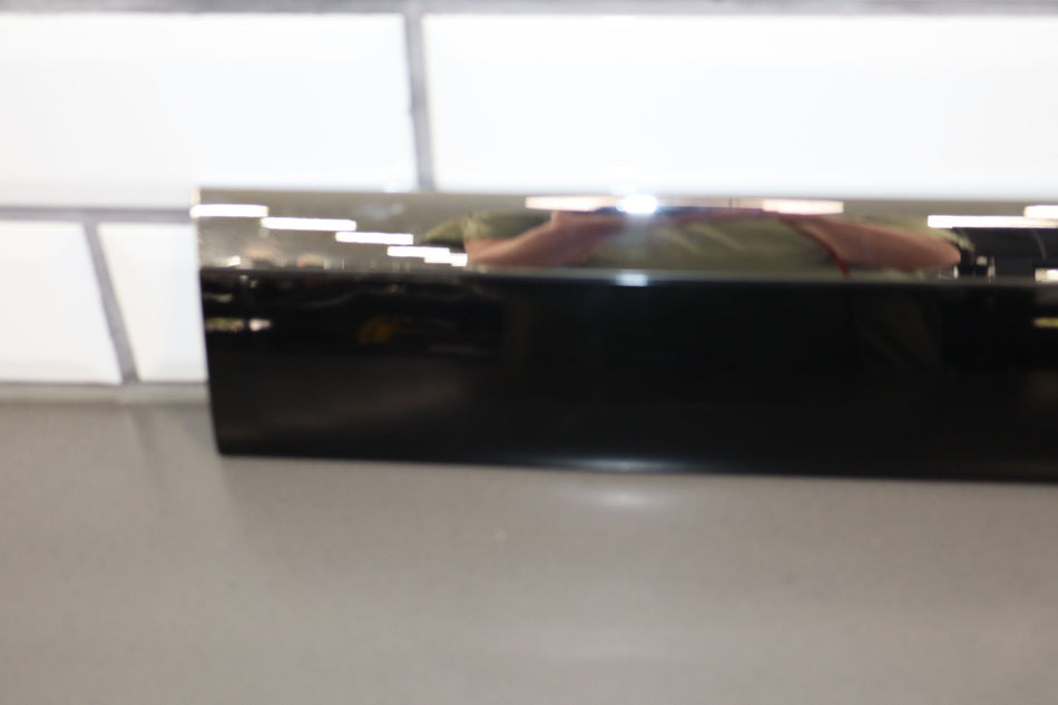 2012 GMC Yukon XL 1500- Right Front Door Molding