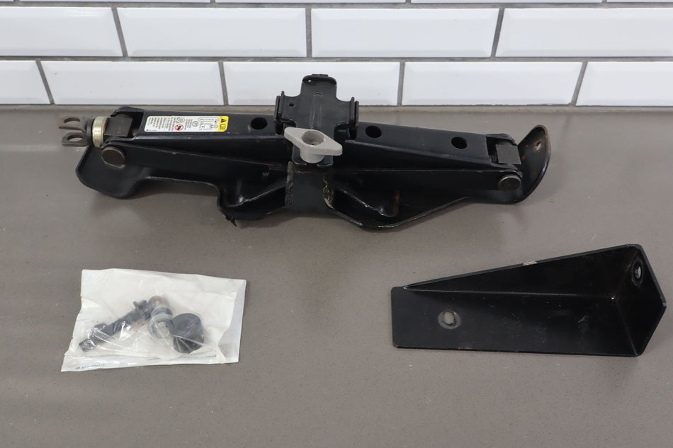 2004 Hummer H2- Jack