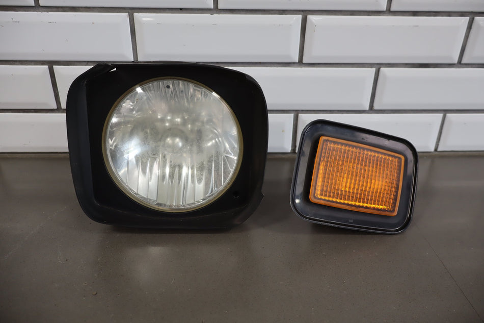 2003-2009 Hummer H2 Left Headlamp W/ Amber Marker Lamp 20821229