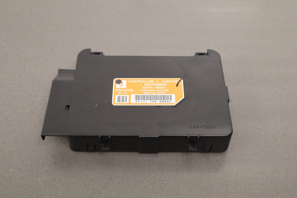 2000 Toyota Land Cruiser Chassis Control Module OEM