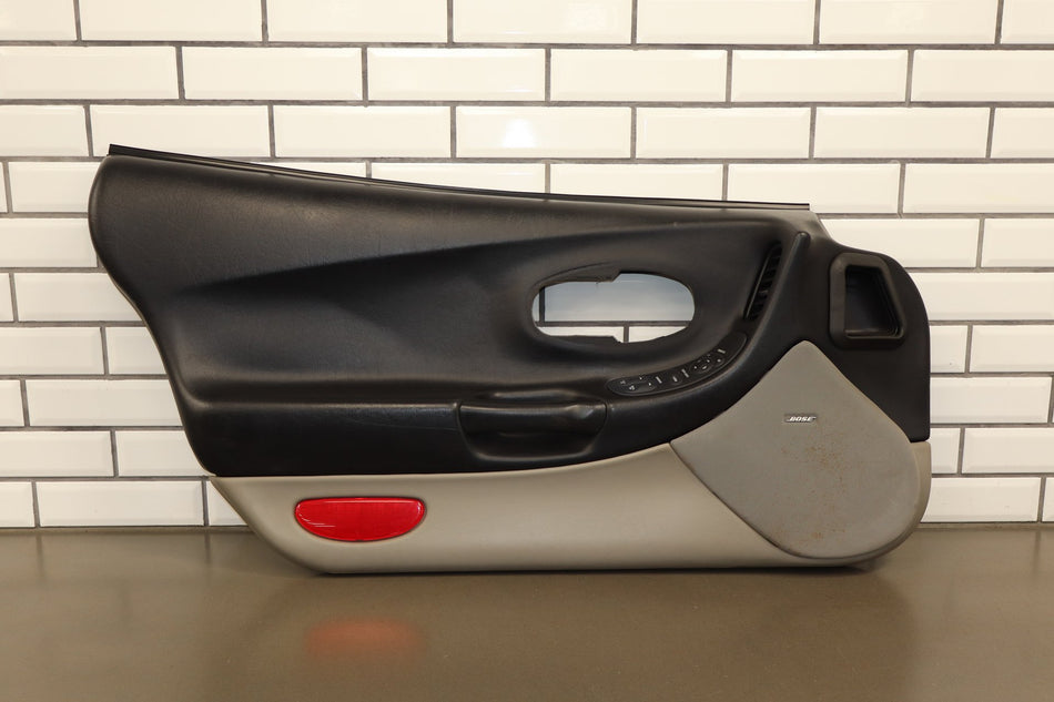 97-04 Chevy Corvette C5 Left Interior Door Panel Light Grey 923