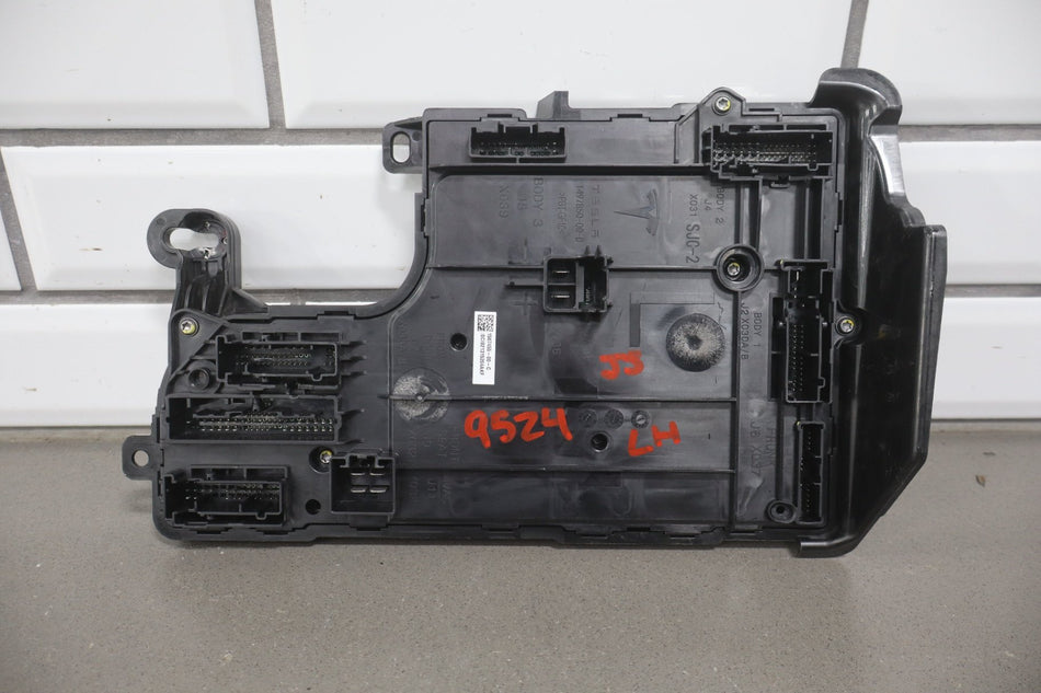 2022 Tesla Model 3 Chassis Control Module 1567455-00-c OEM