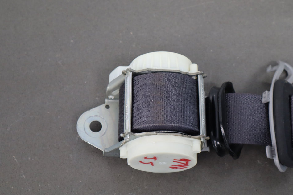 15-20 Cadillac Escalade RR 2nd Row Seat Belt H2X