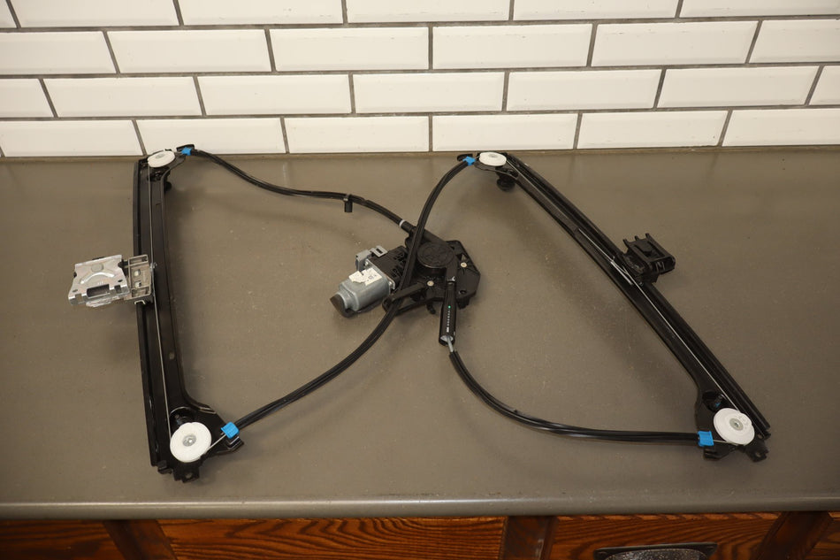 2020 Tesla Model X Right Front Door Regulator OEM