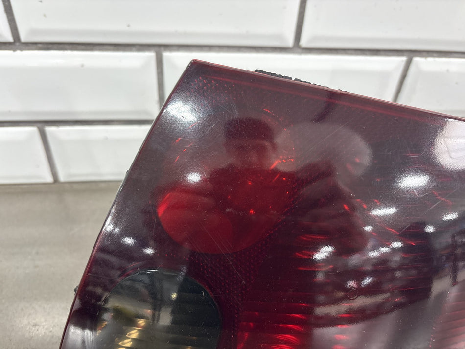 00-06 Audi TT Quattro Coupe 8N Passenger Right RH Tail Light Assembly Halogen