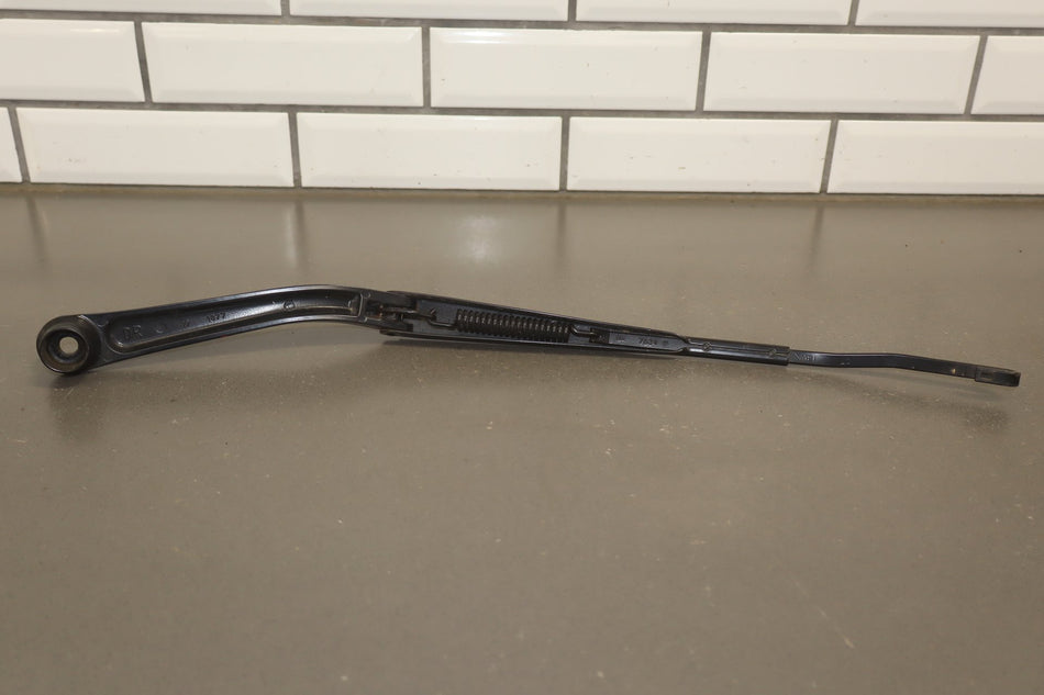 2008-2010 Dodge Challenger SRT8 Wiper Arm Pair