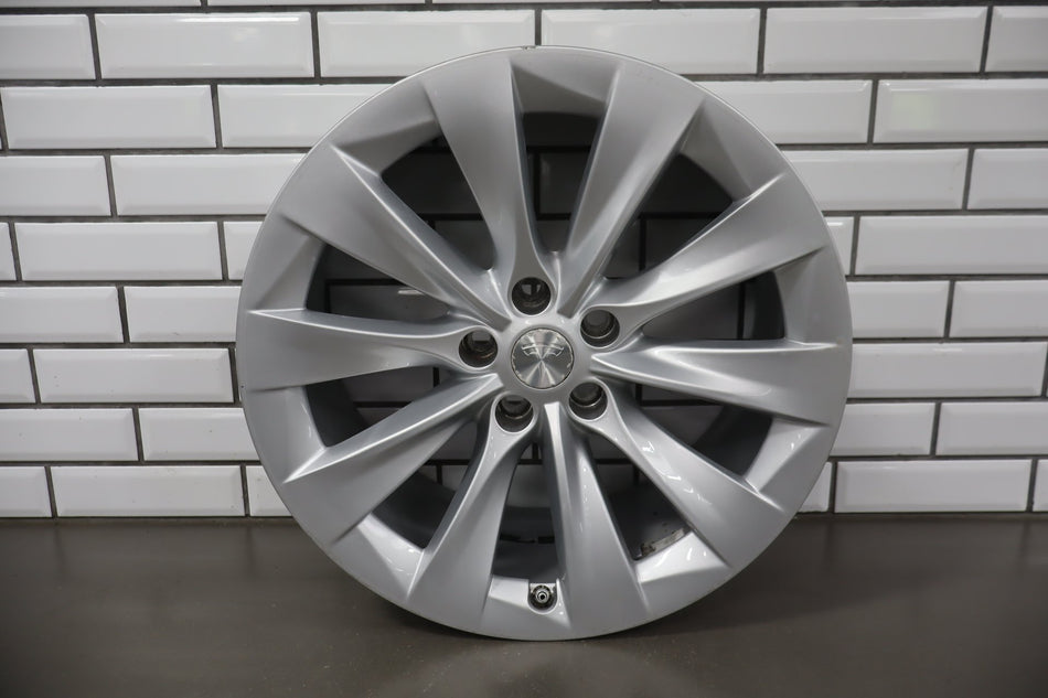2016-2020 Tesla Model X OEM 20x9.5 Rear Wheel/Rim Slipstream 1027245-00-A