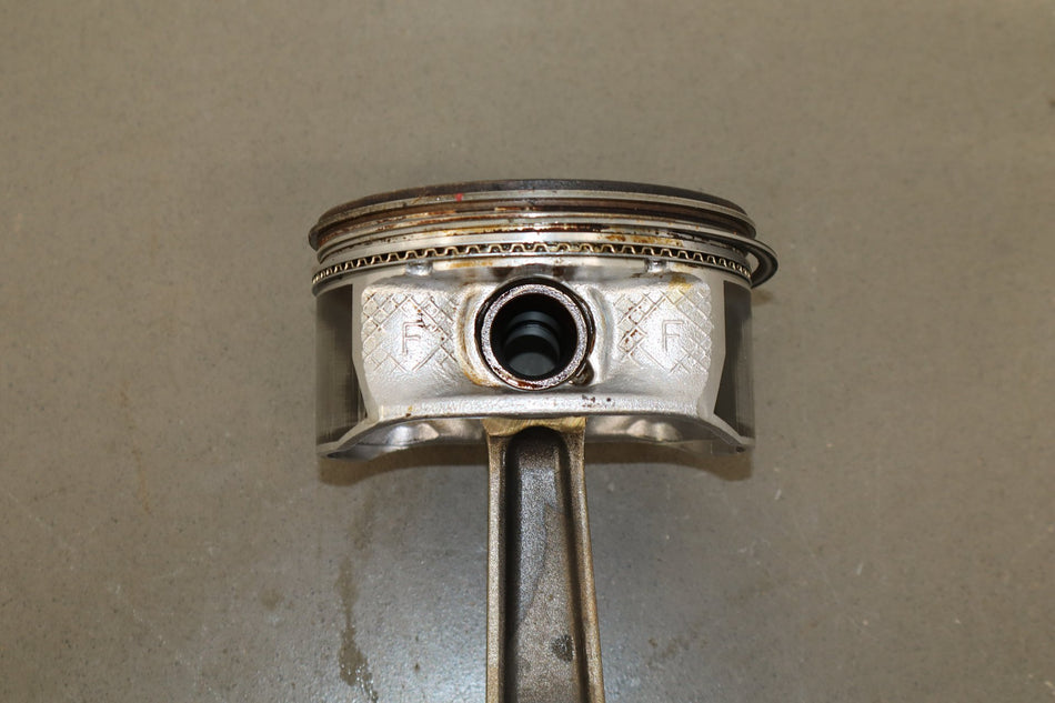 05-10 Dodge Charger SRT8 6.1 ESF Piston w/ Connecting Rod