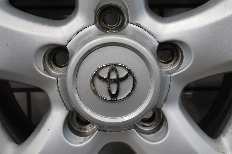 98-07 Toyota Land Cruiser J100 16x8 Alloy Wheel Silver 5 Spoke