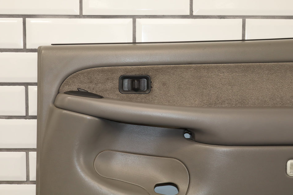 03-07 Chevrolet Silverado 2500HD Crew Right Rear Door Trim Panel Medium Gray 922