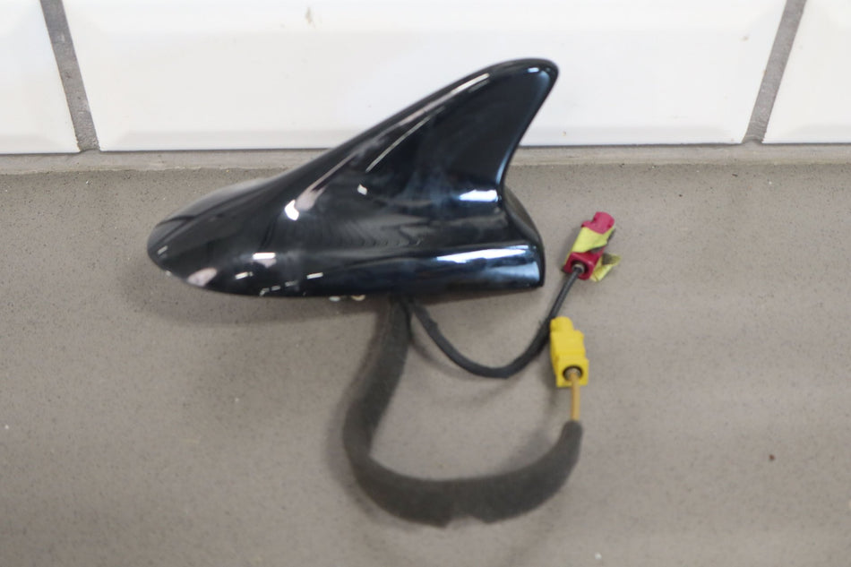 2013 Chevrolet Camaro- Antenna