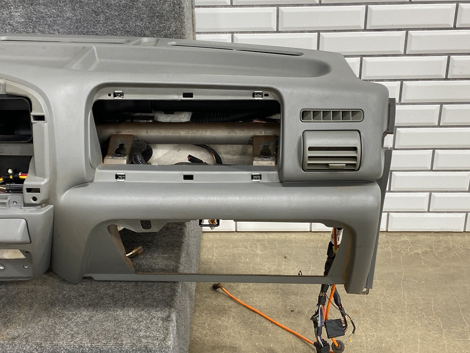 05-07 Ford F250 F350 Super Duty Lariat Dash Panel Instrument Panel Gray