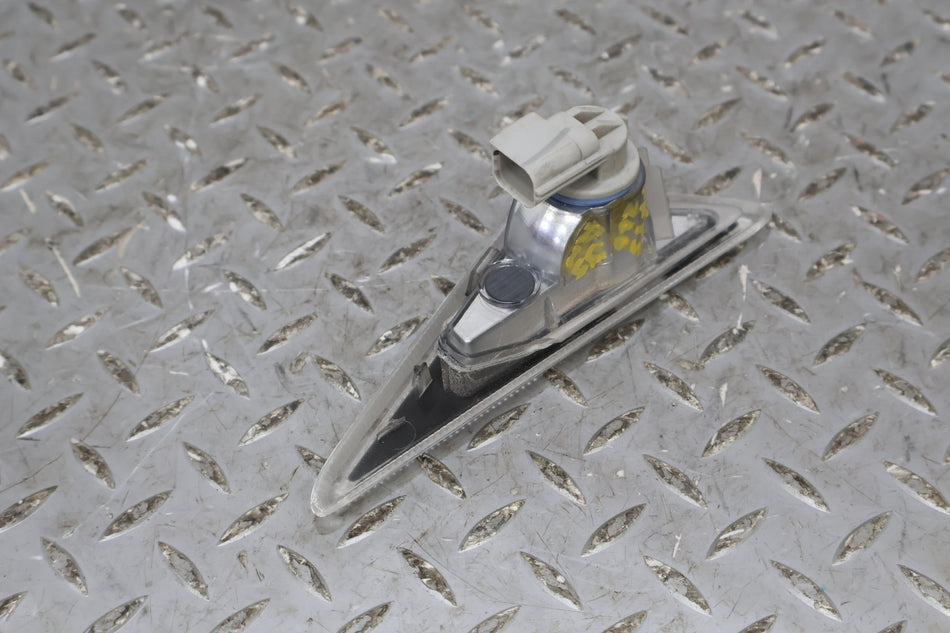 12-20 Tesla Model S Right Fender Marker Light