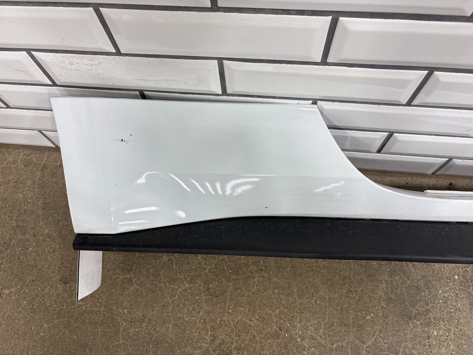 2015-2023 Ford Mustang S550 Right Rocker Molding Oxford White YZ (Scuffed)